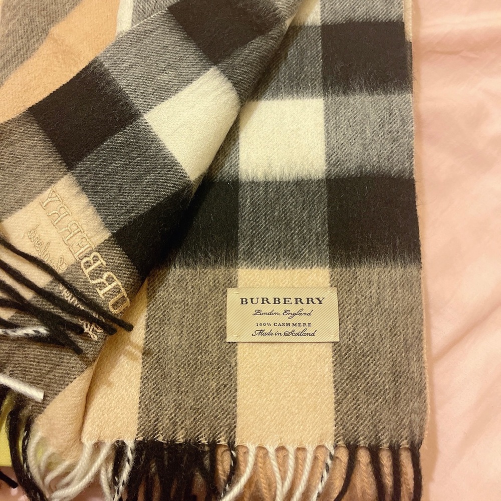 Burberry Cashmere Scarf - Picture 3 of 3